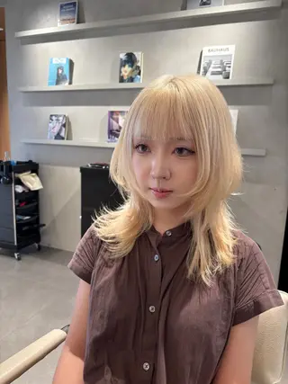 ロング カラー ハイトーン/ レイヤーカットyuiのヘアスタイル