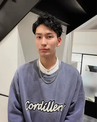 パーマ メンズ Qin shaire salon 原宿verno店所属・【センターパート】 ETO／江藤翼の眉毛・アイブロウイメージ