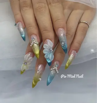 セミロング Pio Mielのネイルデザイン