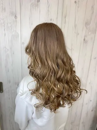 セミロング ゆぴ☾‪/推しカラー /ハイトーンのヘアスタイル