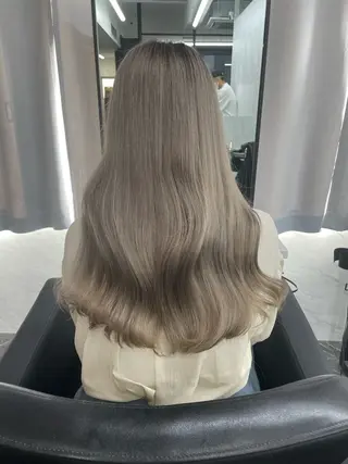 ロング カラー Ria OSAKA 梅田所属・マリカ🦋韓国 ハイトーン/エクステのヘアスタイル