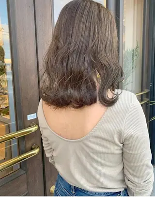 カラー glad hairのヘアスタイル