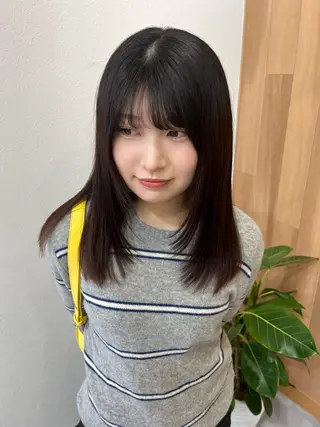 セミロング 駒場 まといのヘアスタイル