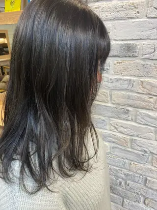 セミロング カラー re naのヘアスタイル