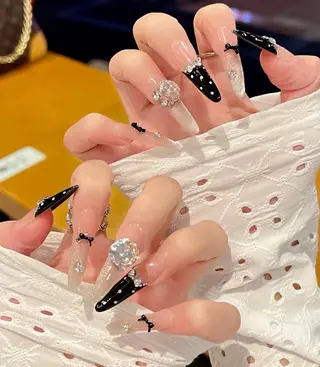 ネイル Miu Miu 🎀 Nailのネイルデザイン
