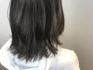 ミディアム カラー 【Uneユヌ】菊地 春那のヘアスタイル