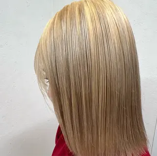 カラー カット\カラー延藤 幸花のヘアスタイル