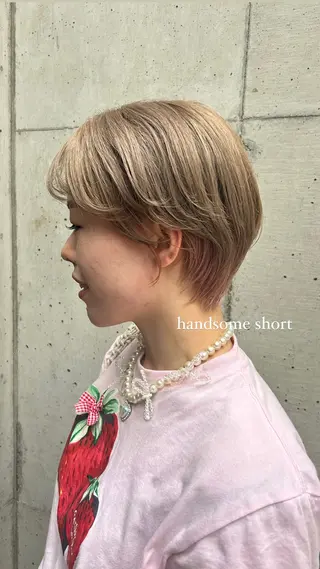 ショート ミウラナツサ /レイヤーカットのヘアスタイル