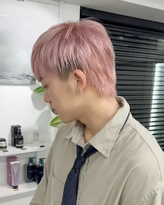 ショート ハイトーン/ブリーチ 八重津 晃輔のヘアスタイル