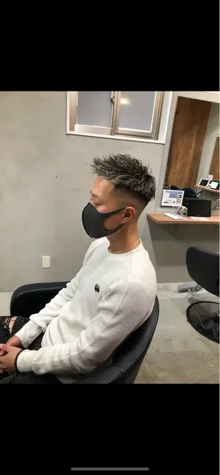 カラー Shimazaki Yojiのヘアスタイル