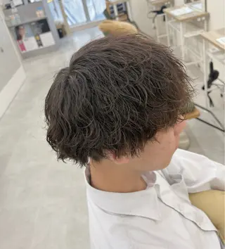 パーマ メンズ NaVIユウジ ブリーチカラーのヘアスタイル
