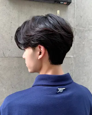 ショート メンズ ハイトーンニュアンス 毛流れシャドウパーマのヘアスタイル