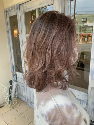 ミディアム カラー 森 早希絵のヘアスタイル