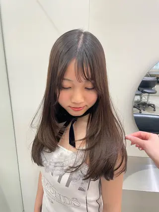 セミロング CYAN by artefice所属・安達 萌花のヘアスタイル