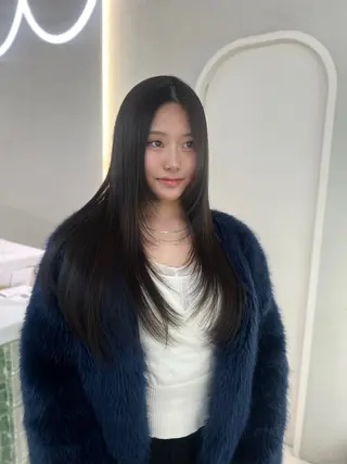 ロング GAGA所属・GAGA AMIKAのヘアスタイル