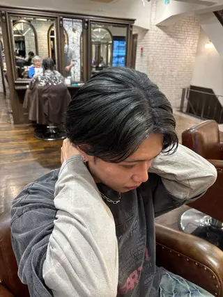 カラー メンズ noa 似合わせ︰ 透明感︰韓国風のヘアスタイル