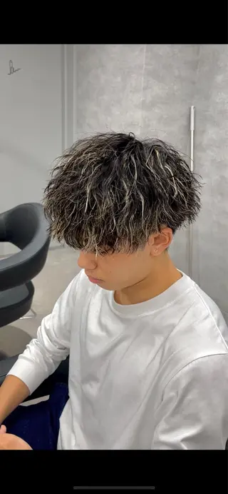 カラー パーマ メンズ 🔥メンズカット＋ パーマの達人🔥のヘアスタイル