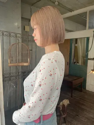 ミディアム カラー ハイトーン/顔まわり レイヤー/YUKAのヘアスタイル