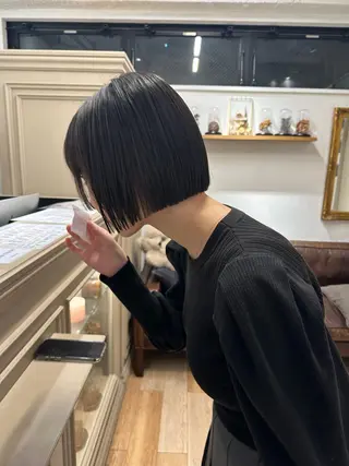 ショート REINA☁️透明感 カラー/ぷつっと♡のヘアスタイル