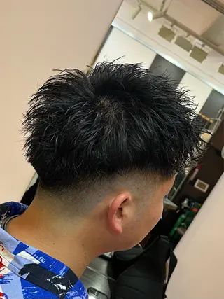 ミディアム パーマ CuMARi所属・🔥フェード 🔥パーマ／メッシュのヘアスタイル