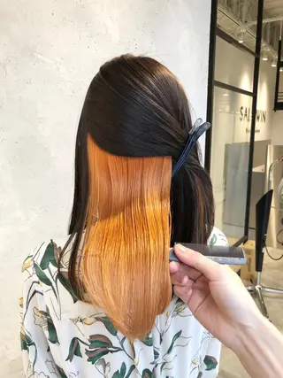 セミロング カラー ヘアアレンジ ｲﾝﾅｰｶﾗｰ屋さん 🫧伊藤拓実のヘアスタイル