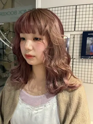 セミロング AOI ハイトーン/ボブのヘアスタイル