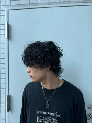 ショート パーマ メンズ メンズ特化/ センターパート/八谷のヘアスタイル