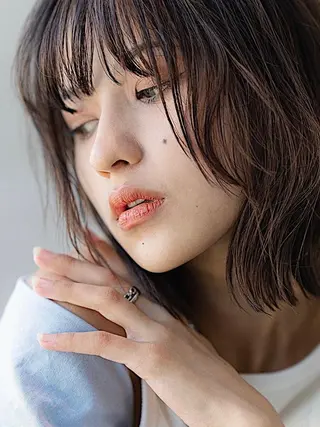 ミディアム カラー 🉐レイヤー/塩見 弘樹🉐渋谷のヘアスタイル