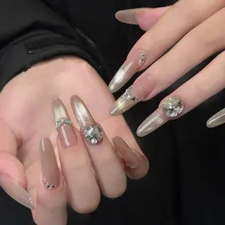 ネイル T. Leeのネイルデザイン