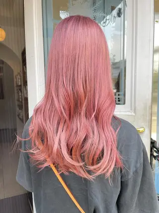 セミロング ブリーチ毛矯正.髪質 改善.髪にドラマをのヘアスタイル