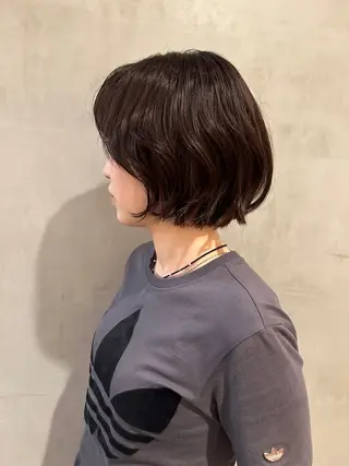 ショート デザインカラー🖤 イシイレイのヘアスタイル