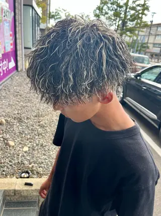 ショート カラー パーマ メンズ 安田 海斗のヘアスタイル