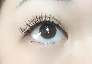 マツエク・マツパ laera 佐藤のヘアスタイル