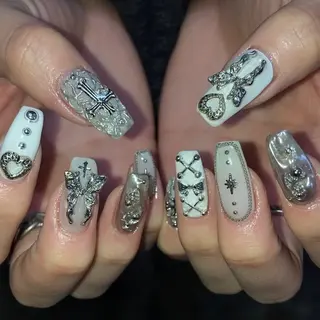 ネイル kana/モード ・グランジ⛓🎼のネイルデザイン