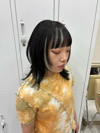 ミディアム カラー Hirona ベージュ/暖色カラーのヘアスタイル