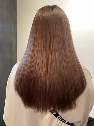 ロング ウシロダ メグミのヘアスタイル