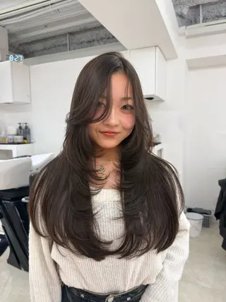 ロング YOLO 渋谷 RIONAのヘアスタイル