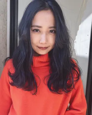 セミロング カラー moana surfriderのヘアスタイル