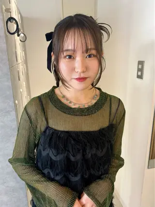 ヘアアレンジ Nana/透けカラー ×似合わせカットのヘアスタイル