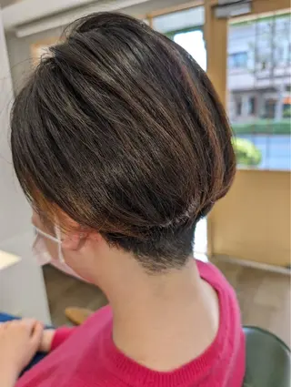 ショート カラー 小鴨 美佳のヘアスタイル