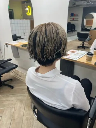 ショート カラー ベージュ/グレージュ 新潟/万代/井上佑のヘアスタイル