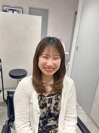 ミディアム ayari🌸 西梅田のヘアスタイル