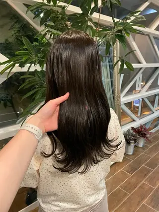 セミロング カラー 西 優衣奈のヘアスタイル