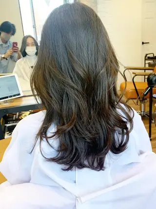 ミディアム 古沢 新のヘアスタイル