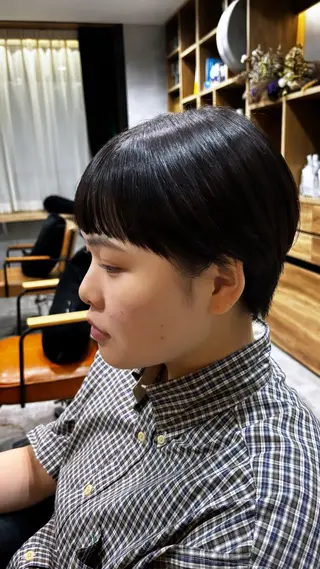 ショート カラー ﾔﾏｼﾀ ﾘﾘのヘアスタイル