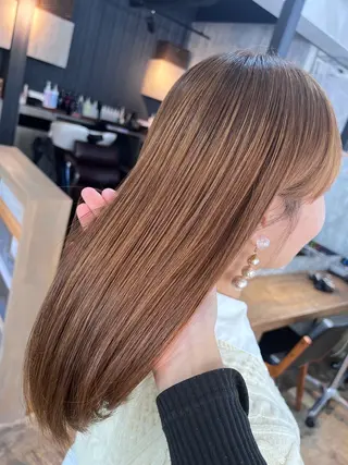 ミディアム Lucent所属・Sanae .のヘアスタイル