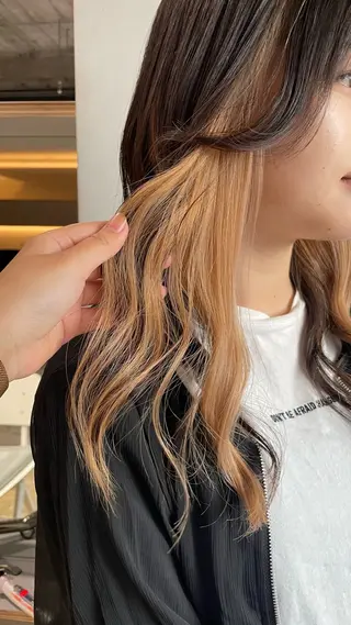 ロング カラー 安藤 まりのヘアスタイル