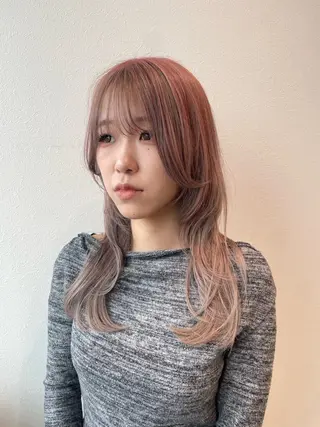 セミロング カラー 長岡 香澄のヘアスタイル