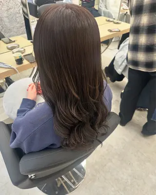 カラー KUWAO MOEのヘアスタイル