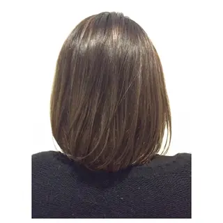 ショート カラー TOMOYAレイヤー ブリーチ縮毛矯正のヘアスタイル